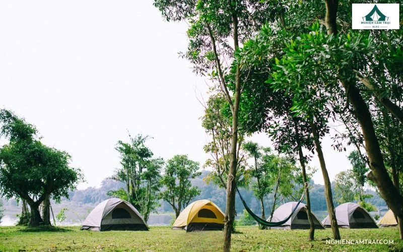Cắm trại view hồ Đồng Mô cực chill