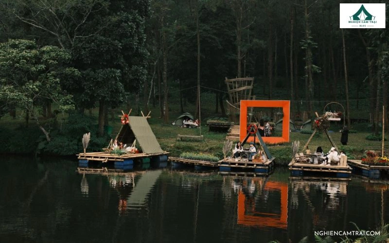 Khung cảnh rừng thông, suối mát hữu tình tại Thiên Sơn Suối Ngà camping