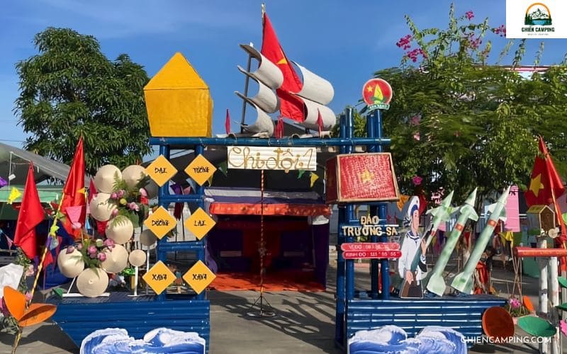 Mẫu cổng trại đẹp thông điệp biển đảo - mẫu số 2