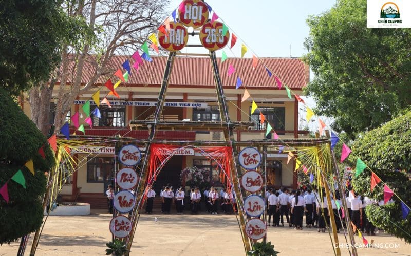 Mẫu cổng trại đẹp bằng tre nứa