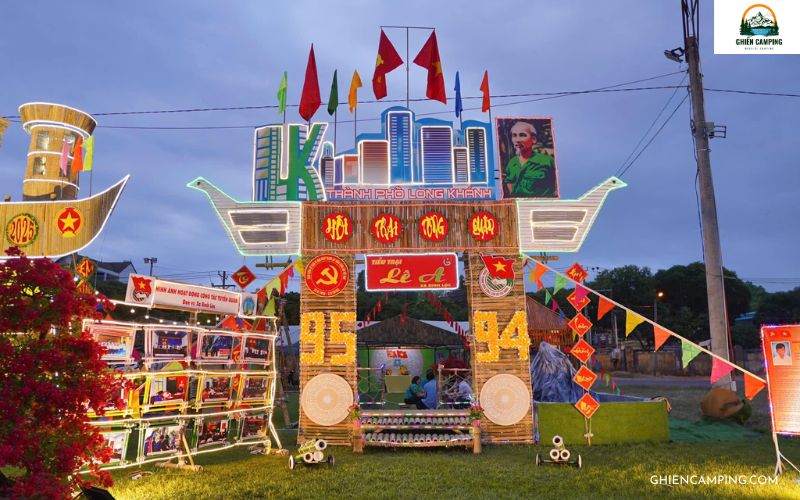 Bước 4: Hoàn thiện và trang trí cổng trại