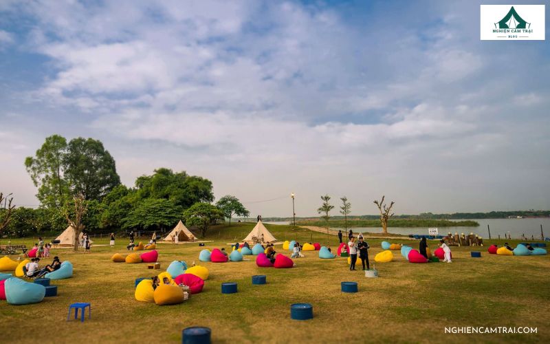 Cắm trại bãi đá sông Hồng: Hướng dẫn chi tiết từ A đến Z 15 Chill ngắm view lều trại tại quá cafe Sixdoong