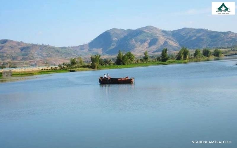Sông Đăk Bla với vẻ đẹp huyền bí