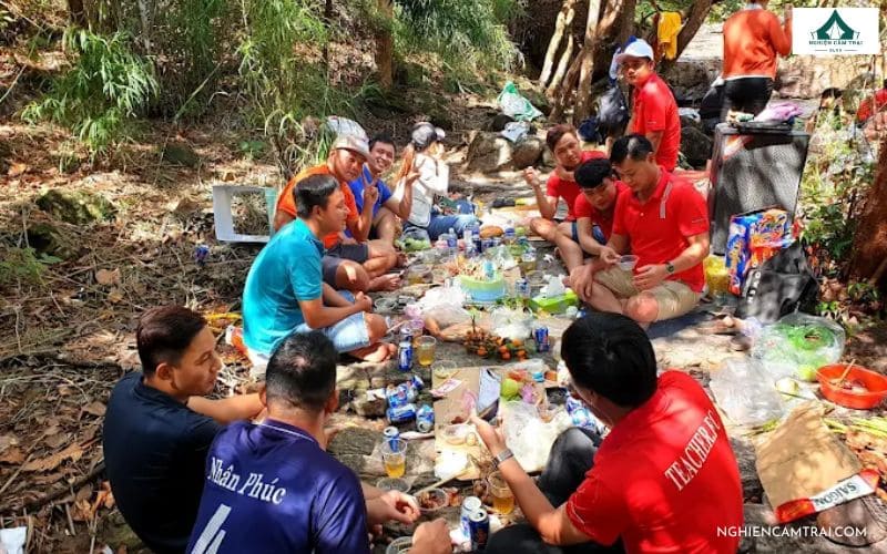 Thời điểm cắm trại Suối Trúc Hồ Dầu Tiếng mùa nào đẹp nhất