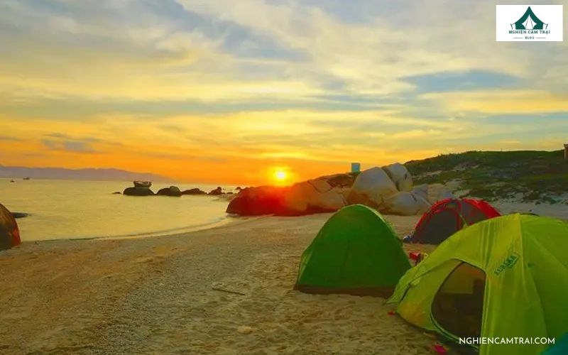 13 Địa điểm camping Bình Thuận đẹp như mơ, ít người biết đến 18 Biển Cam Bình – Trải nghiệm camping Bình Thuận gần biển Lagi