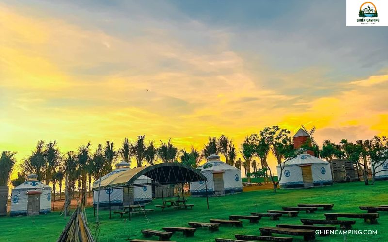 13 Địa điểm camping Bình Thuận đẹp như mơ, ít người biết đến 22 Bàu Trắng – Cắm trại Bình Thuận giữa đồi cát và hồ nước