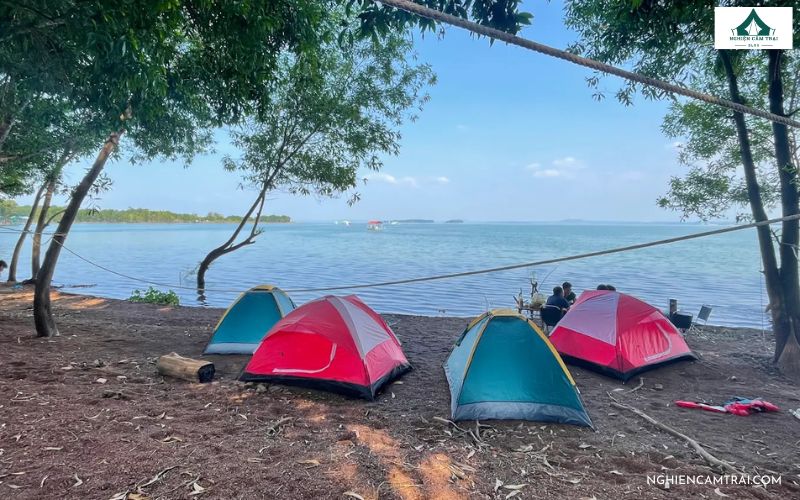 Kinh nghiệm du lịch cắm trại Hồ Trị An tự túc từ A - Z 14 Thời điểm lý tưởng nhất để camping hồ Trị An là từ tháng 10 đến tháng 6