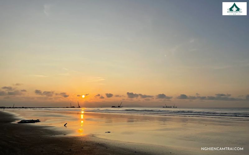 Cắm trại Bãi biển 30/4