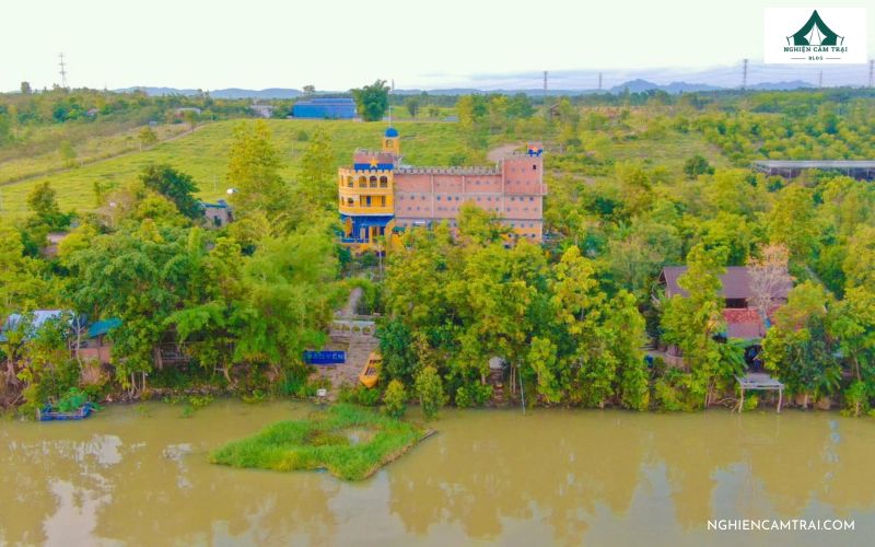 Lâu Đài Yến Farmstay & Camping