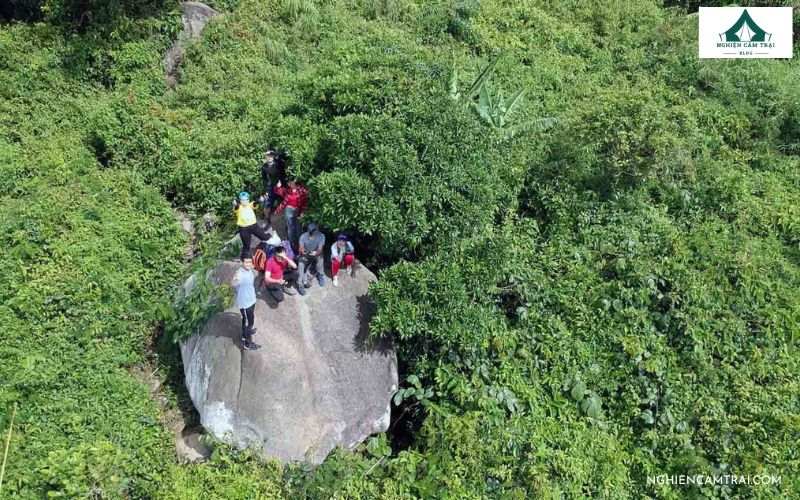 Trải nghiệm cắm trại Ma Thiên Lãnh hoang sơ giữa núi rừng Tây Ninh 10 Trải nghiệm trekking rừng nguyên sinh khi camping tại Ma Thiên Lãnh