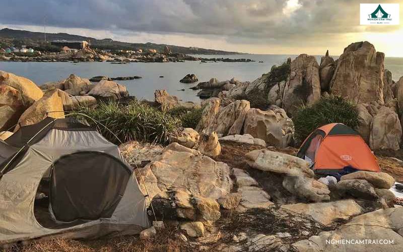 Cắm trại ở Mũi Kê Gà được nhiều team phượt biển yêu thích tại Bình Thuận