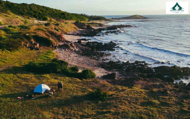 Mũi Yến là một mũi đất nằm ven biển Bình Thuận