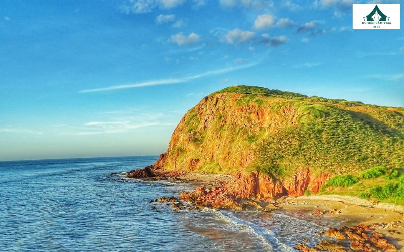 Thời điểm đẹp nhất để lên kế hoạch cắm trại tại Mũi Yến là từ tháng 11 đến tháng 3 năm sau