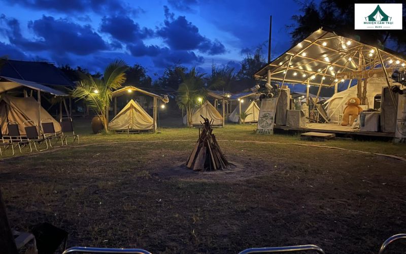 Camping Eco Beach Cần Giờ có gì? Trải nghiệm thực tế từ A–Z 10 Camping Eco Beach Cần Giờ là địa điểm lý tưởng để bạn tổ chức picnic hoặc dựng lều cắm trại