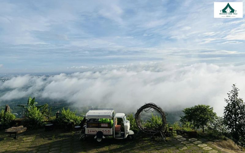 Camping núi Đại Bình: Trải nghiệm săn mây, cắm trại cực chill 10 Mùa khô từ tháng 10 đến tháng 4 năm sau được xem là thời điểm đẹp nhất camping núi Đại Bình