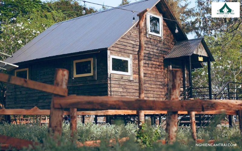 Lata Camping: Khu cắm trại ven biển đẹp nhất Cần Giờ 26 Nhà gỗ nhỏ tại Lata Camping