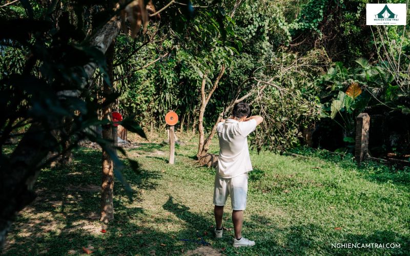 BoRo Campsite Đà Nẵng – Điểm cắm trại ven suối cực chill 9 Trải nghiệm bắn cung giữa không gian xanh mát tại BORO Campsite