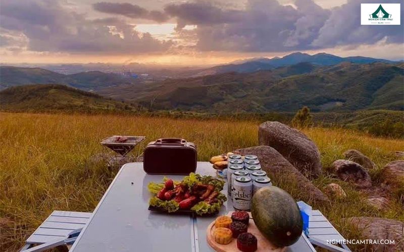 TOP 5+ điểm cắm trại Hạ Long cực đẹp cực chill nên trải nghiệm 8 Núi Bài Thơ - Điểm camping Hạ Long cực chất