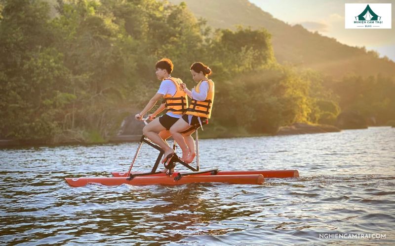 Review cắm trại Hồ Kênh Hạ Nha Trang xanh mát, dịch vụ đa dạng 14 Trải nghiệm đạp vịt thiên nga và đi cano trong hành trình cắm trại Hồ Kênh Hạ Nha Trang