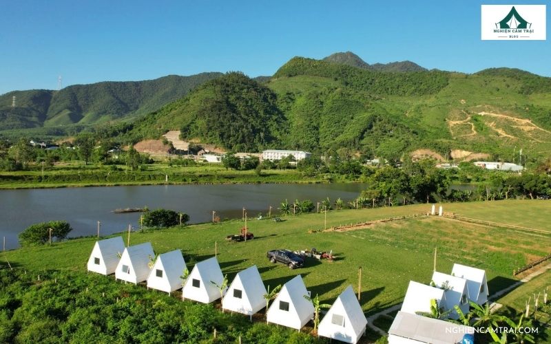 12+ khu glamping Đà Nẵng view đẹp, siêu chill 2026 28 Không gian siêu rộng, xanh mát bao quanh bởi núi đồi tại Yên Valley Đà Nẵng