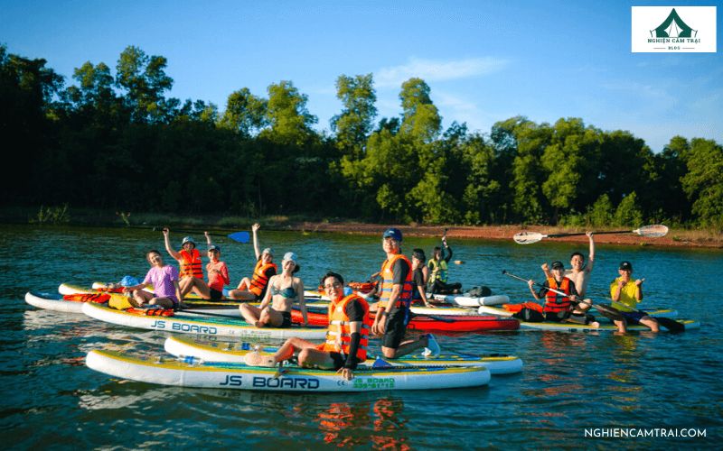 Chèo SUP - ngắm bình minh - hoàng hôn ở Hồ Trị An