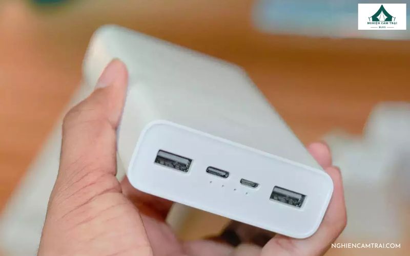 Gợi ý cách chụp ảnh đẹp khi cắm trại hồ Dầu Tiếng cực chất 19 Nhớ mang theo sạc dự phòng để thiết bị luôn sẵn sàng cho những bức ảnh hồ Dầu Tiếng đẹp