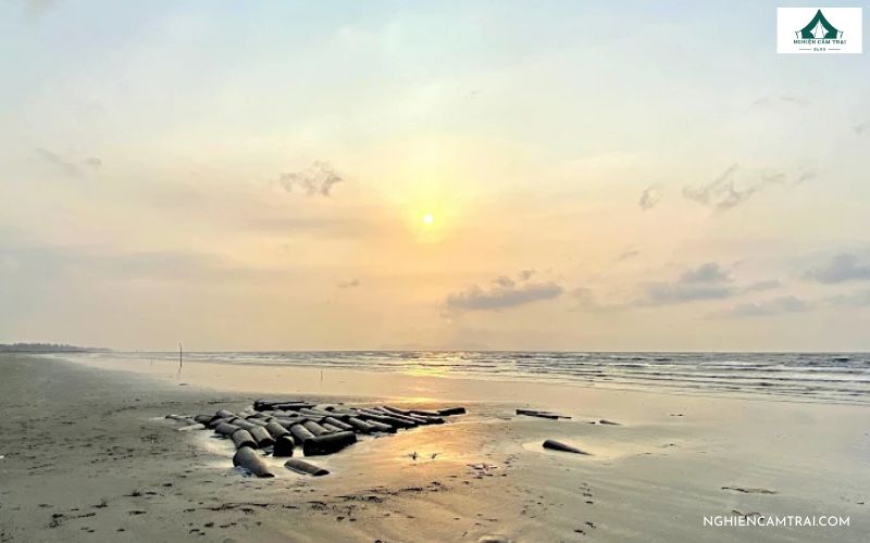 Cắm trại bãi biển 30 tháng 4 - Tọa độ camping Cần Giờ lý tưởng 13 Cảnh hoàng hôn/bình minh cực đẹp khi cắm trại bãi biển 30 tháng 4 Cần Giờ