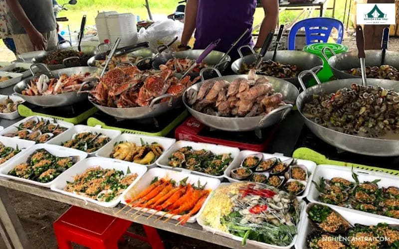 Cắm trại bãi biển 30 tháng 4 - Tọa độ camping Cần Giờ lý tưởng 15 Thưởng thức ẩm thực ngon ở bãi biển 30/4
