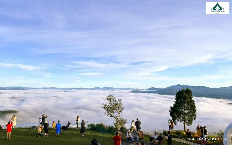 Trải nghiệm Cloud9 Glamping Đà Lạt – Chill giữa biển mây 17 Ngắm nhìn những dải mây trôi ngay tại Cloud9 Glamping
