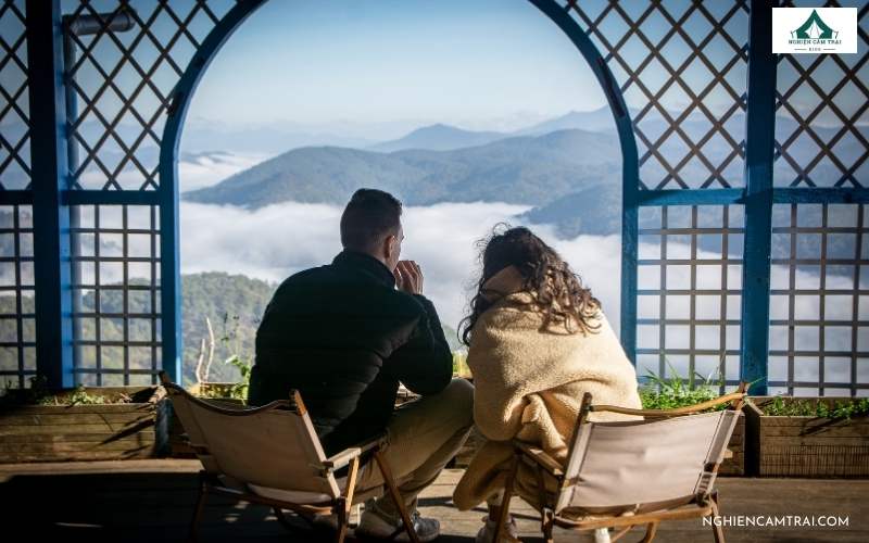 Trải nghiệm Cloud9 Glamping Đà Lạt – Chill giữa biển mây 18 Thưởng thức đồ ăn sáng tại Cloud9 Glamping