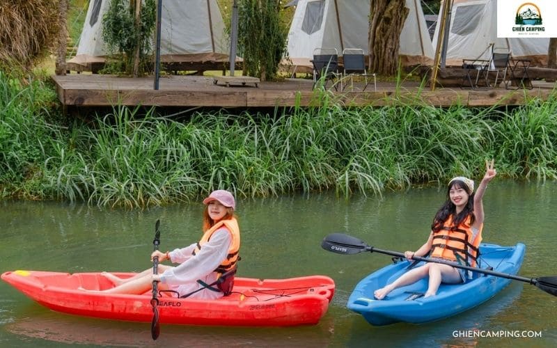Chèo Kayak trên suối tại Kẻng Đà Lạt