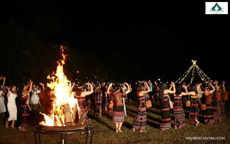 Làng Toom Sara Đà Nẵng - Điểm cắm trại thư giãn cuối cực chill 26 Khám phá văn hóa người Cơ Tu
