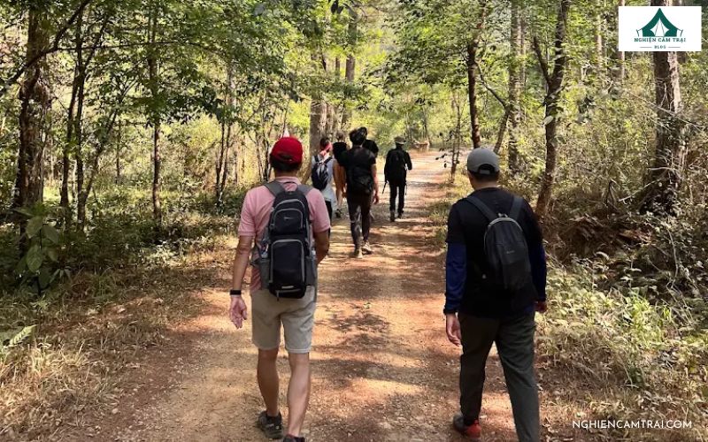 Trekking thác 3 tầng tại Twin Beans Farm 