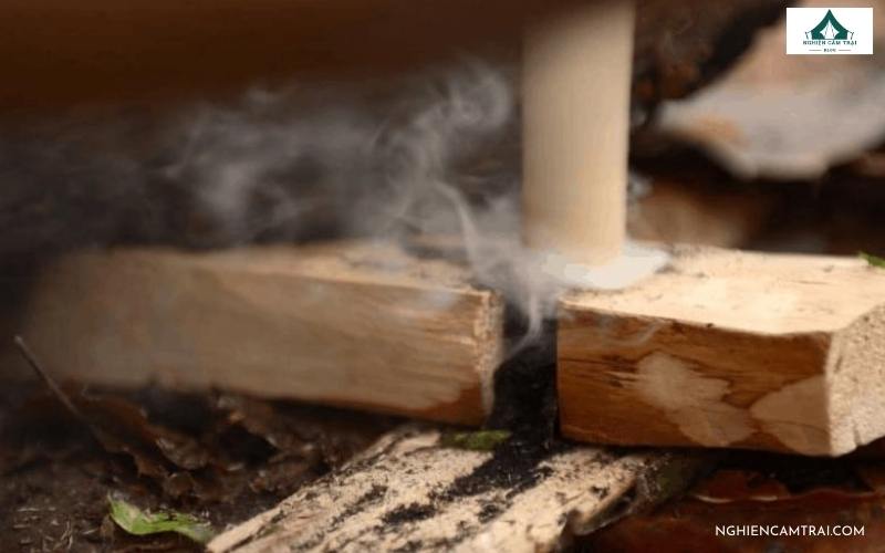 Tự chế tạo dụng cụ thô sơ để tạo ra lửa