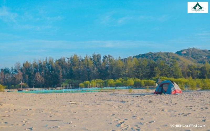 Biển Suối Ồ là điểm đến tuyệt vời dành cho những ai muốn tìm về với thiên nhiên hoang sơ 