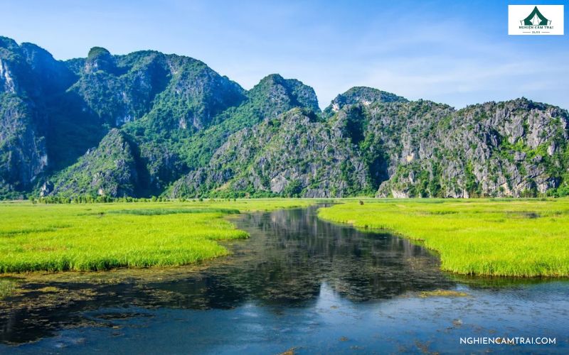 Cắm trại Đầm Vân Long