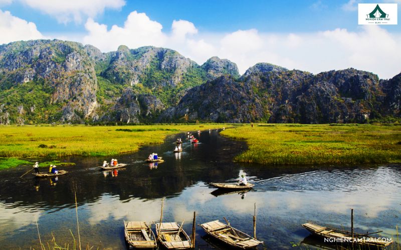 Cắm trại Đầm Vân Long