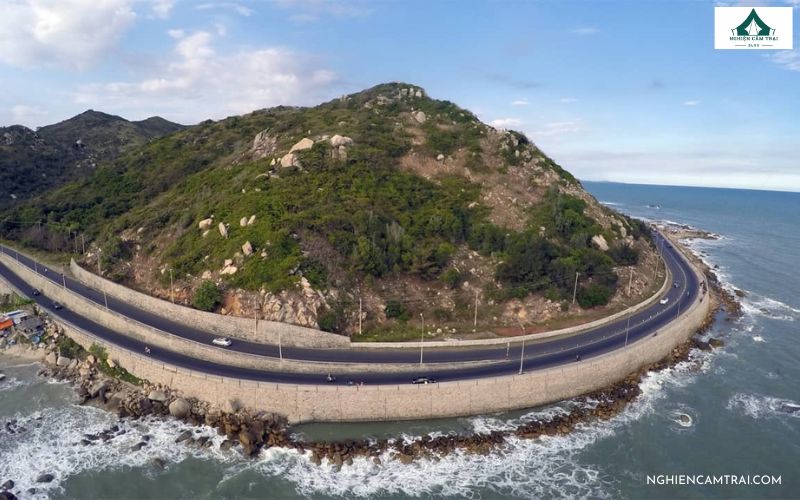 Review cắm trại Đèo Nước Ngọt: Đường đi, chi phí, điểm dựng lều đẹp 6 Đèo Nước Ngọt nằm trên cung đường biển tuyệt đẹp của Bà Rịa - Vũng Tàu