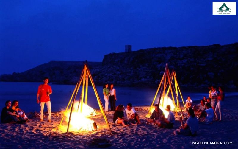 Review cắm trại Đèo Nước Ngọt: Đường đi, chi phí, điểm dựng lều đẹp 10 Đốt lửa trại, tiệc BBQ ngoài trời cực chill ở khu cắm trại Đèo Nước Ngọt