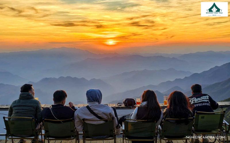 Trải nghiệm săn mây trên đỉnh Tà Xùa