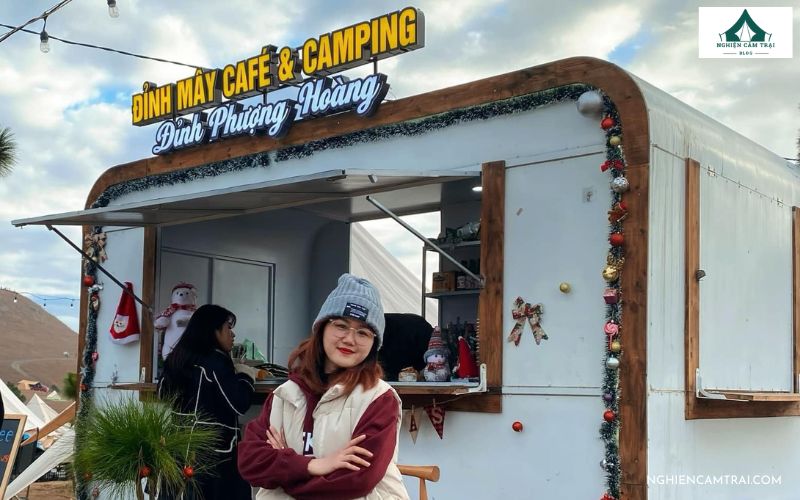 Thưởng thức cà phê giữa lưng chừng mây tại Đỉnh Phượng Hoàng