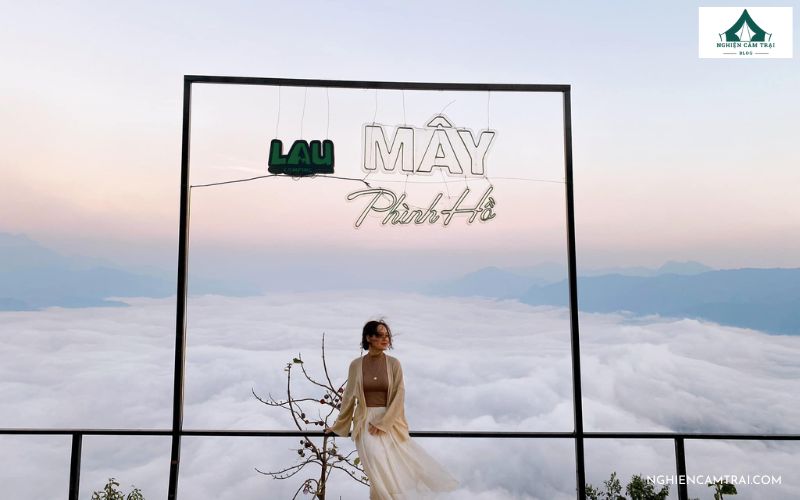 Săn mây và ngắm hoàng hôn tại Lau Camping