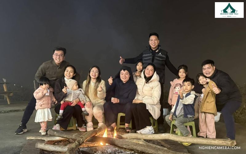 Thưởng thức BBQ và lửa trại tại Lau Camping Phình Hồ