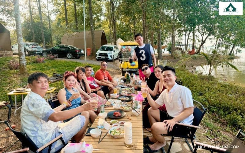 Tổ chức tiệc BBQ ngoài trời cực chill, xanh mát