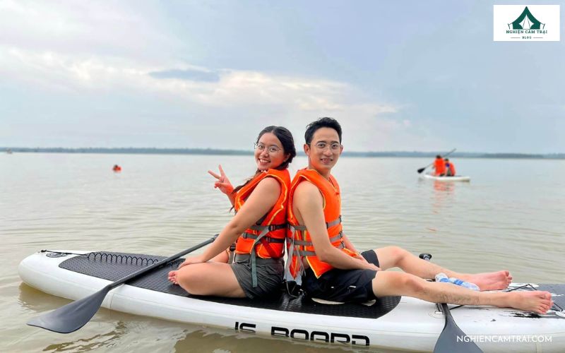 Khám phá thiên nhiên xung quanh