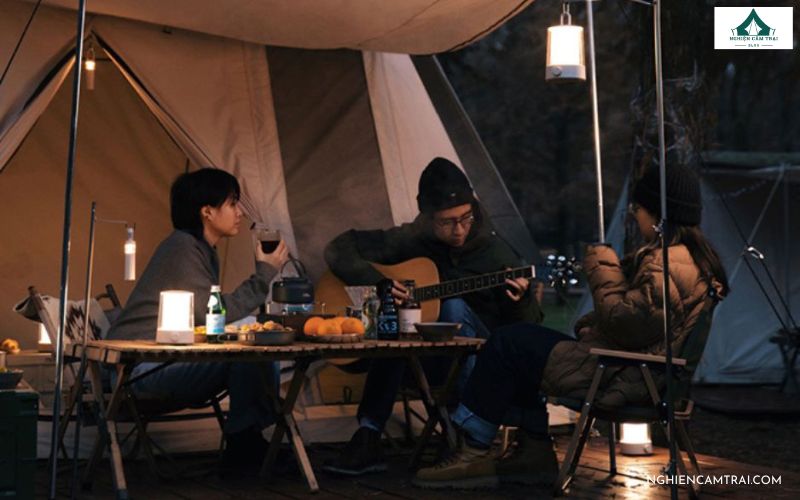 đèn cắm trại năng lượng mặt trời