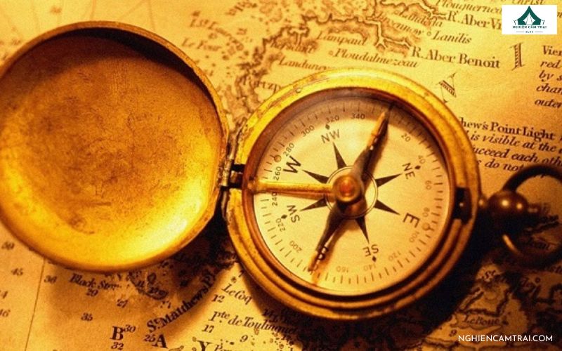 Xác định hướng Bắc bằng la bàn