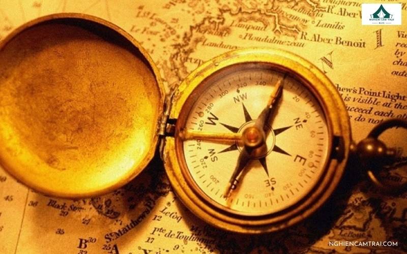 La bàn có thể xác định hướng Bắc