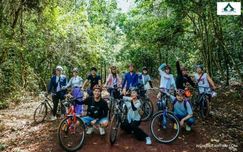 Đạp xe xuyên rừng Mã Đà