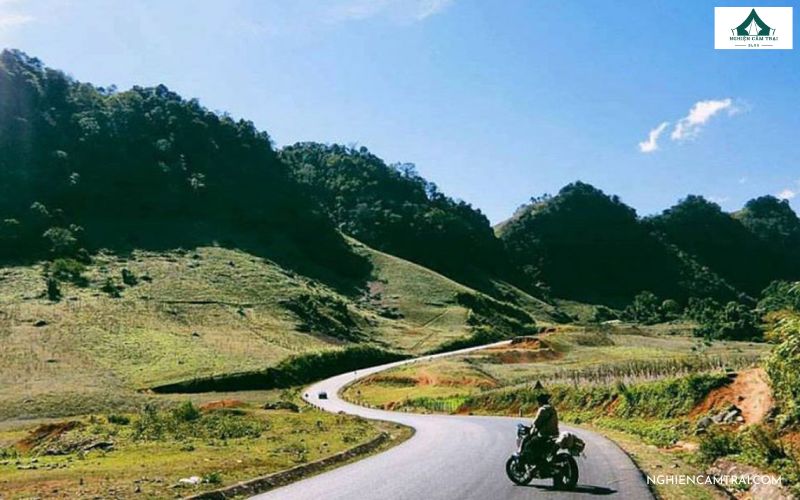 Kinh nghiệm cắm trại rừng thông Bản Áng cho người đi lần đầu 13 Di chuyển từ Hà Nội bằng xe khách hoặc phương tiện cá nhân